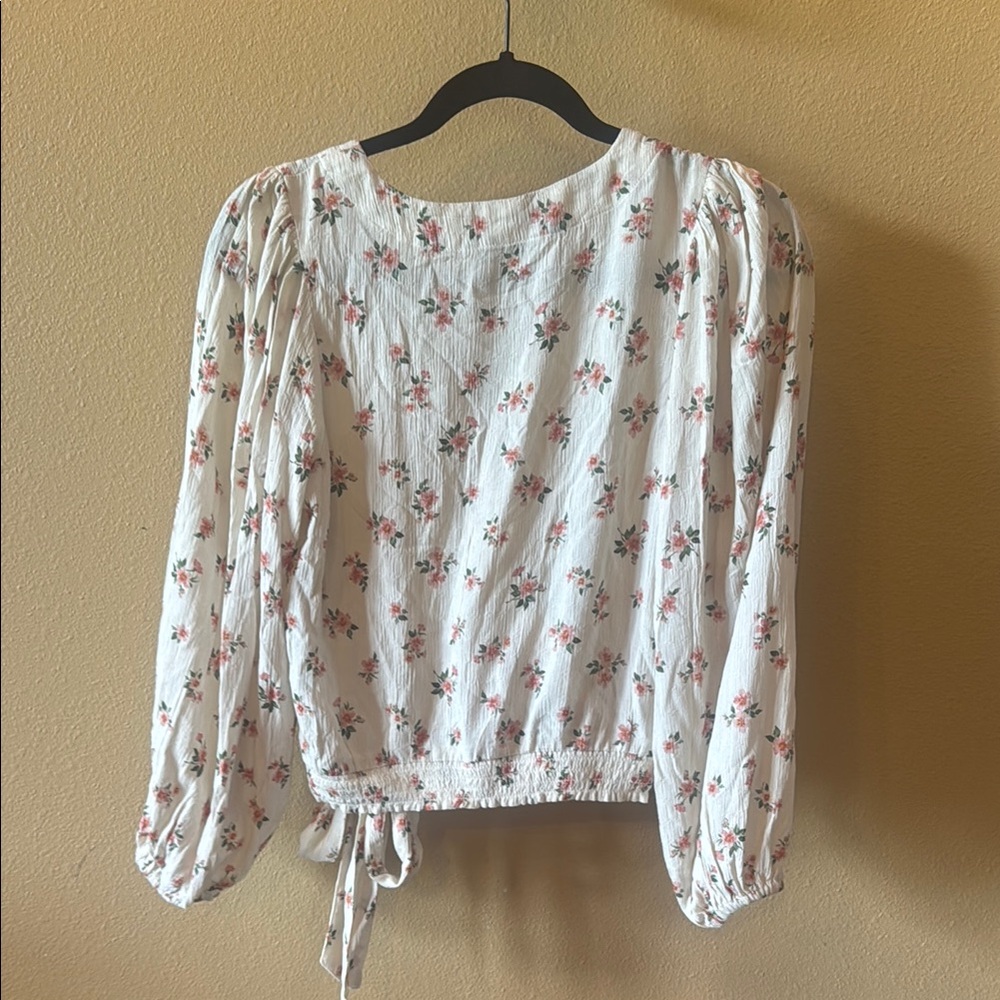 American Eagle • Floral Wrap Blouse - White - Picture 4 of 4